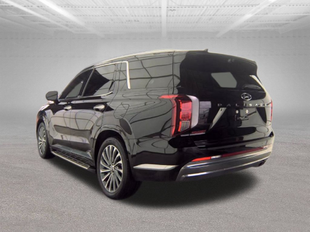 Used 2024 Hyundai Palisade Calligraphy FWD image 3