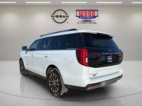 Used 2025 Ford Expedition Platinum image 4