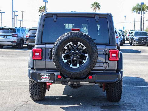 Used 2026 Jeep Wrangler Unlimited Rubicon AWD/4WD image 7