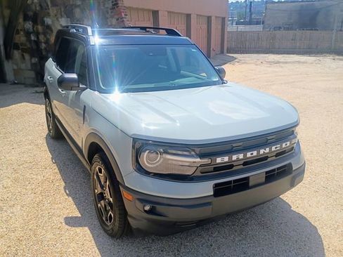 Used 2021 Ford Bronco Sport Outer Banks w/ Outer Banks Package AWD/4WD image 2