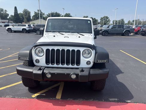 Used 2018 Jeep Wrangler Sport AWD/4WD image 2