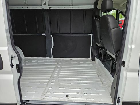 Used 2026 RAM ProMaster 2500 w/ Convenience Group FWD image 13