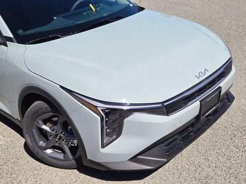 New 2026 Kia K4 FWD image 4