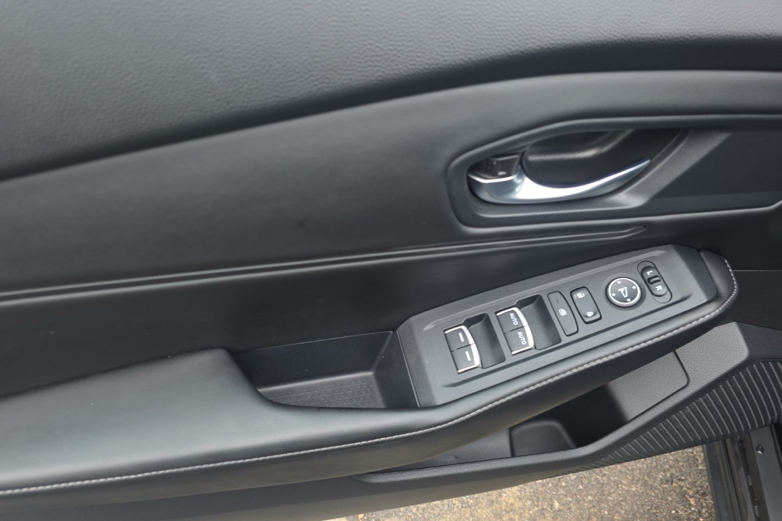 Used 2023 Honda Accord Sport image 12