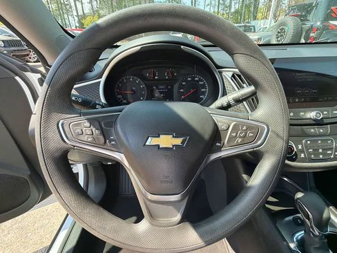 Used 2024 Chevrolet Malibu LT FWD image 21