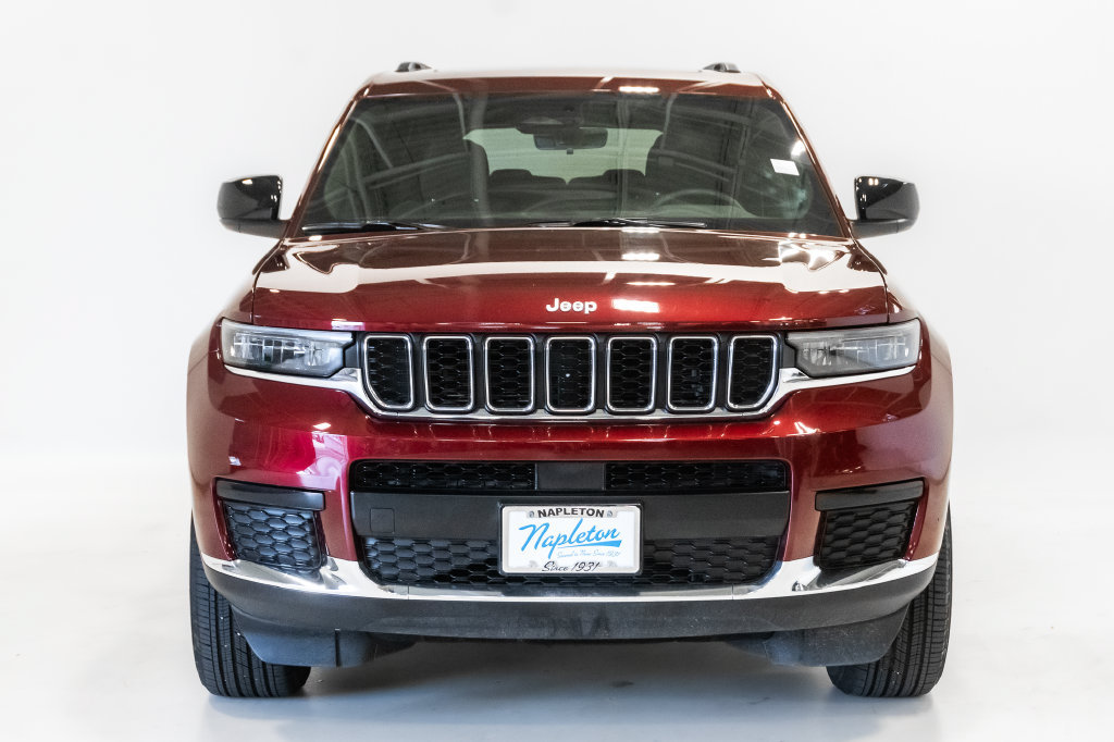 Certified 2025 Jeep Grand Cherokee L Laredo w/ Luxury Tech Group I AWD/4WD image 4