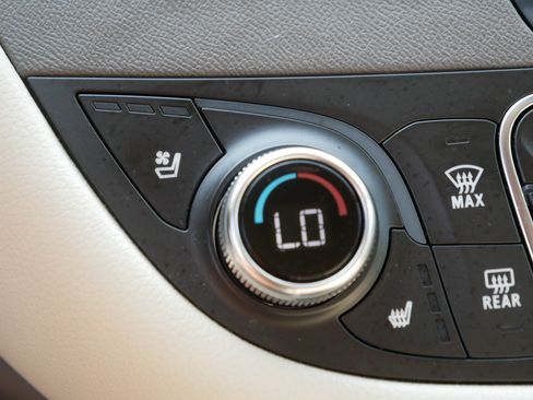 Used 2024 Chevrolet Malibu LT FWD image 32