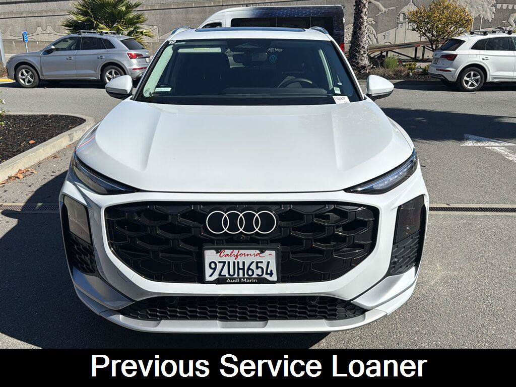 Used 2026 Audi Q3 quattro 2.0T w/ Driver Assistance Package AWD/4WD image 2