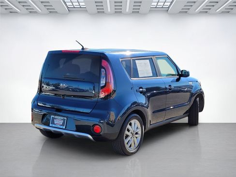 Used 2018 Kia Soul + FWD image 11