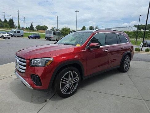 Used 2025 Mercedes-Benz GLS 450 4MATIC image 10