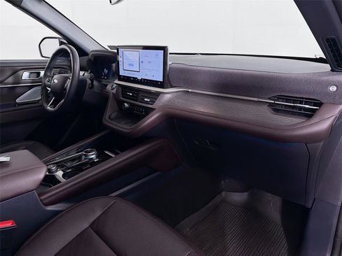 Used 2025 Ford Explorer Platinum image 30