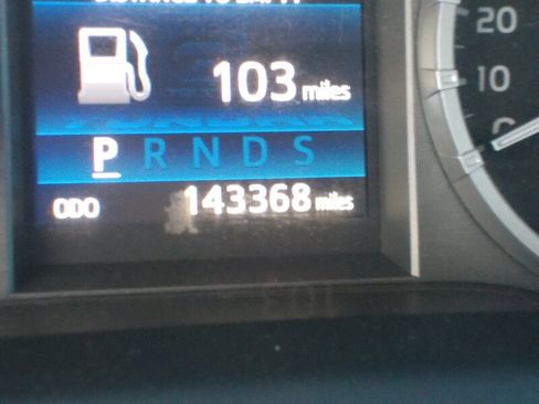 Used 2014 Toyota Tundra Limited w/ Limited Premium Package image 21