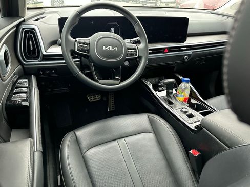 Used 2024 Kia Sorento SX image 4