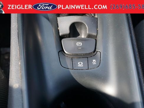 Used 2018 Toyota C-HR XLE FWD image 22