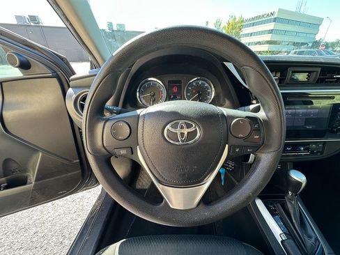 Used 2019 Toyota Corolla XLE image 14