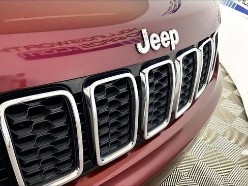 Used 2020 Jeep Grand Cherokee Limited AWD/4WD image 23