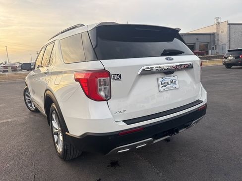 Used 2024 Ford Explorer XLT w/ Equipment Group 202A image 5