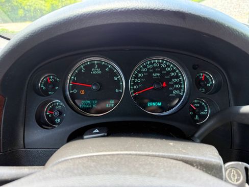 Used 2010 Chevrolet Tahoe LTZ AWD/4WD image 10
