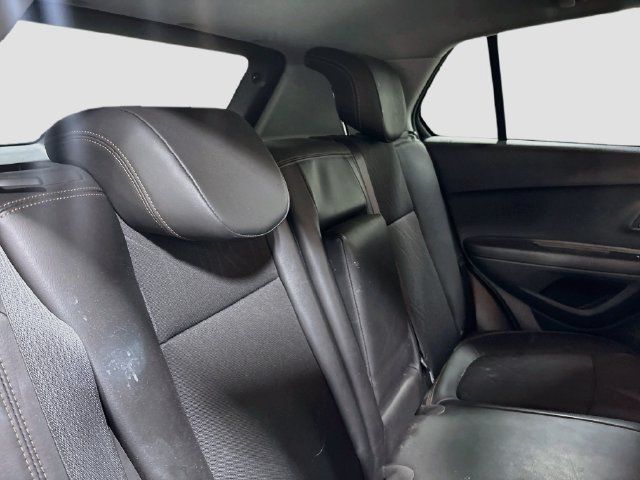 Used 2021 Chevrolet Trax LT w/ Driver Confidence Package AWD/4WD image 21