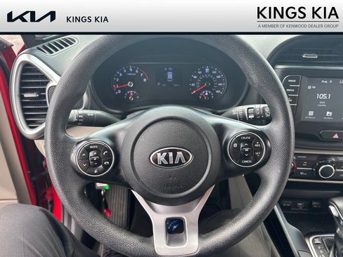 Used 2020 Kia Soul S FWD image 3