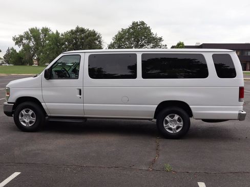 Used 2010 Ford E-350 and Econoline 350 XLT RWD image 9