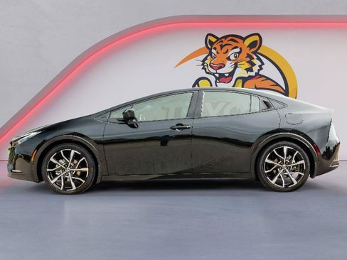 New 2026 Toyota Prius Plug-In Hybrid FWD image 9