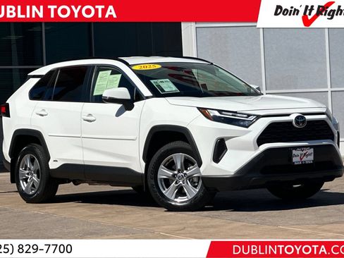 Used 2025 Toyota RAV4 XLE AWD/4WD image 1