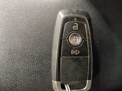 Used 2021 Ford EcoSport SE w/ SE Convenience Package image 32