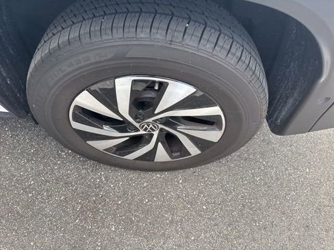 Used 2025 Volkswagen Tiguan S FWD image 6