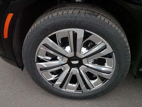 New 2025 Cadillac Escalade IQ Luxury 2 w/ LPO, Radiant Package image 13