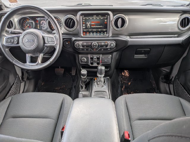 Used 2022 Jeep Wrangler Unlimited Sahara AWD/4WD image 14