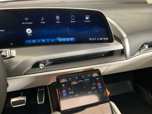 New 2026 Cadillac Vistiq Premium Luxury w/ LPO, Floor Liner Package AWD/4WD image 18