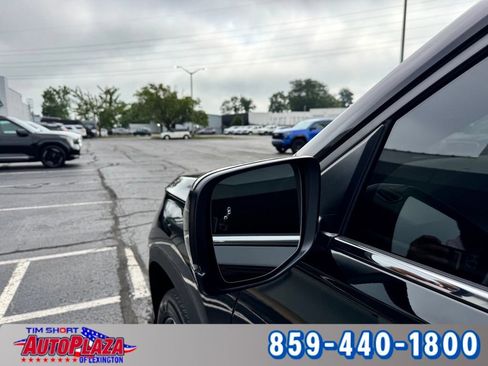 Used 2025 Honda Pilot Touring image 16