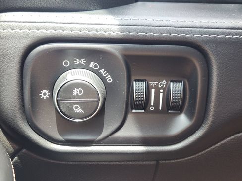 Used 2024 RAM 2500 Limited AWD/4WD image 25