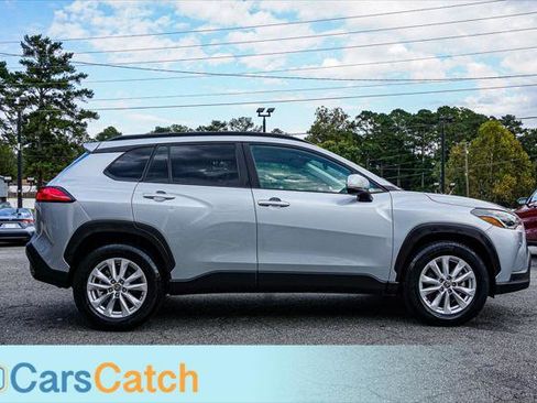 Used 2022 Toyota Corolla Cross LE image 9