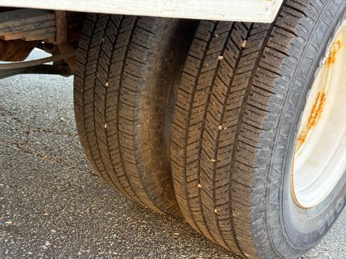 Used 2019 Ford E-350 and Econoline 350 Super Duty RWD image 16