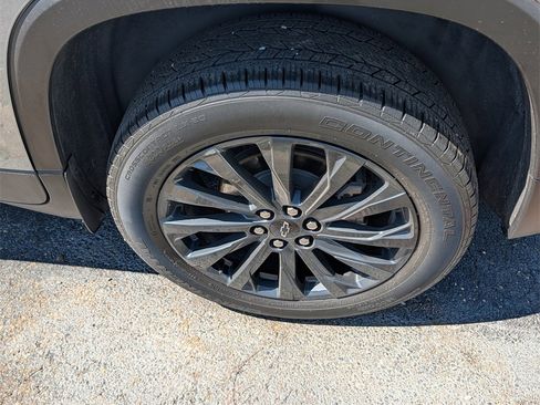 Used 2023 Chevrolet Traverse RS image 13