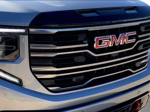 Used 2025 GMC Sierra 1500 AT4 w/ AT4 Premium Package AWD/4WD image 29