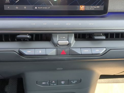 Certified 2024 Kia EV9 Land AWD/4WD image 22