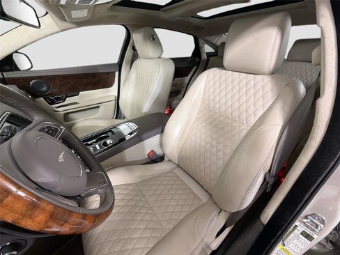 Used 2017 Jaguar XJ L Portfolio RWD image 21