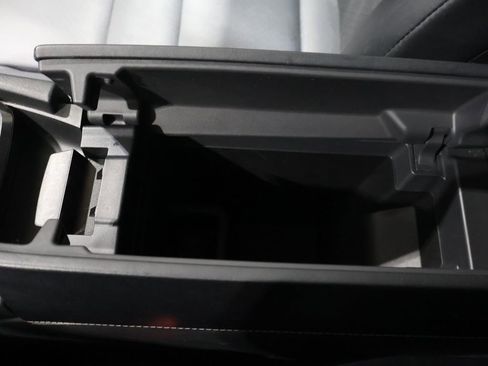 Used 2023 Nissan Rogue SV w/ SV Premium B Package image 35