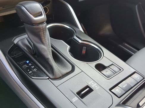 Used 2022 Toyota Highlander XLE image 26