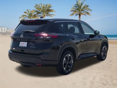 Used 2024 Nissan Rogue SV AWD/4WD image 8