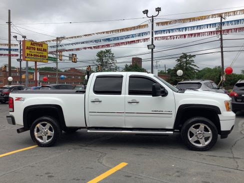 Used 2013 GMC Sierra 2500 Denali w/ Snow Plow Prep Package image 8