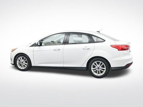 Used 2016 Ford Focus SE image 10