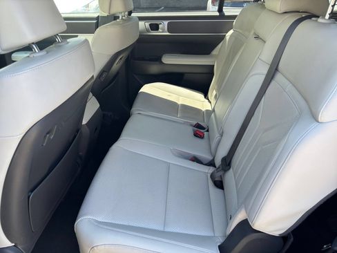 Used 2025 Hyundai Santa Fe SEL FWD image 23
