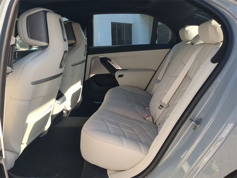 New 2026 BMW 760i xDrive w/ Premium Package image 14