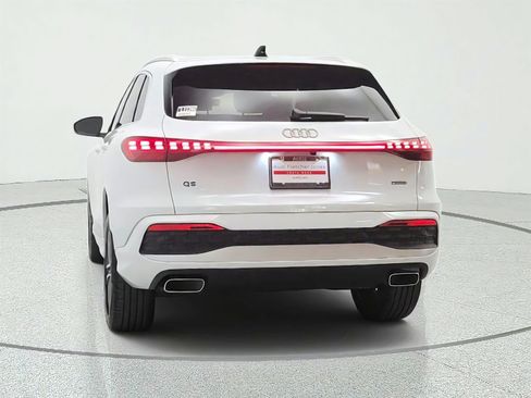Used 2025 Audi Q5 Premium w/ Convenience Package AWD/4WD image 6