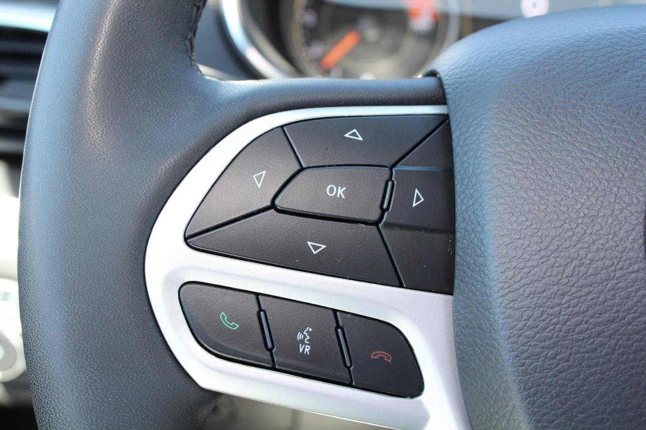 Used 2022 Jeep Cherokee Latitude w/ Sun & Sound Group AWD/4WD image 70