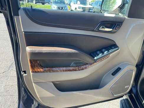 Used 2020 Chevrolet Suburban Premier AWD/4WD image 21